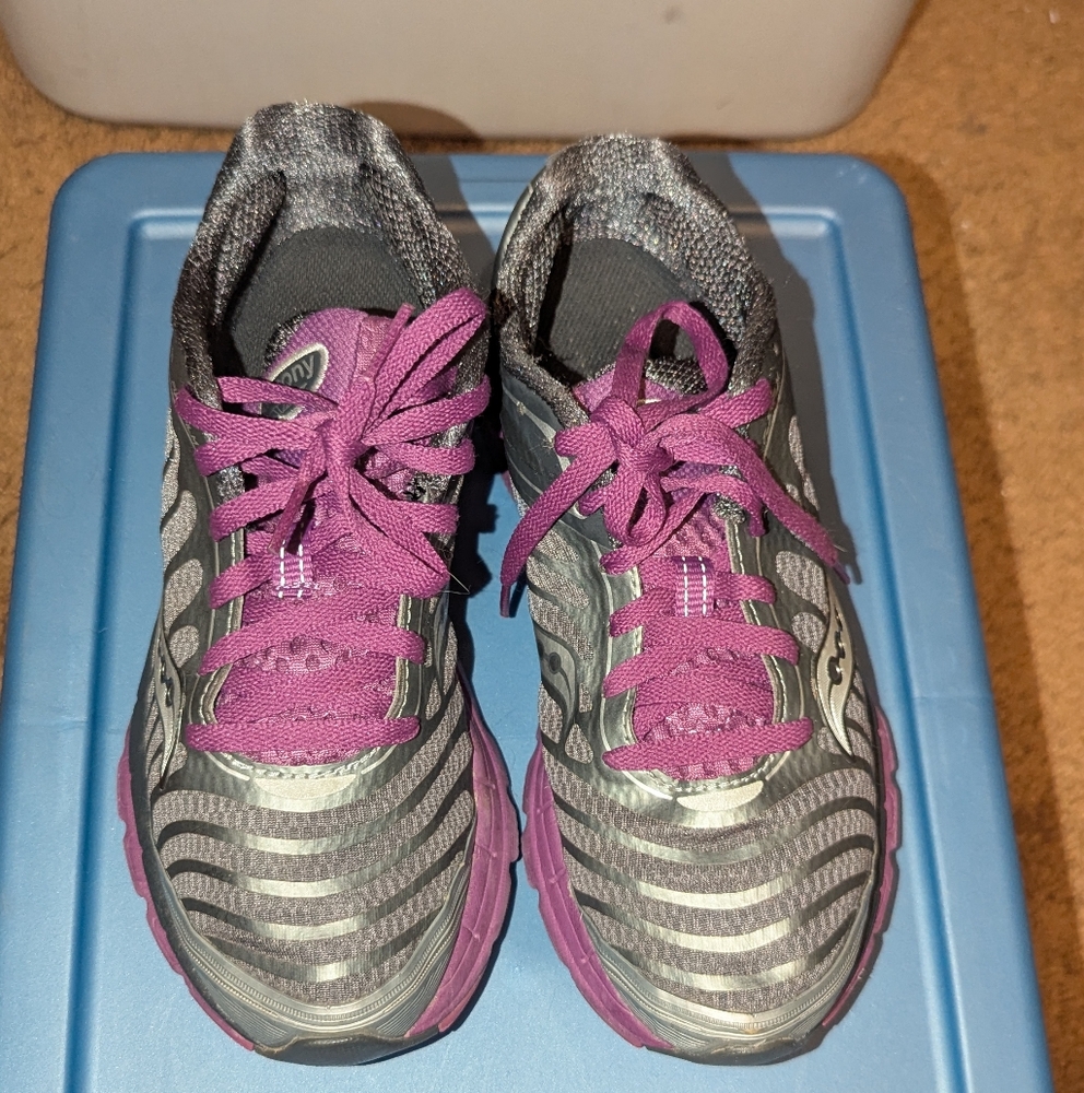 Saucony Kinvara 3 purple & gray women's sneakers size 8